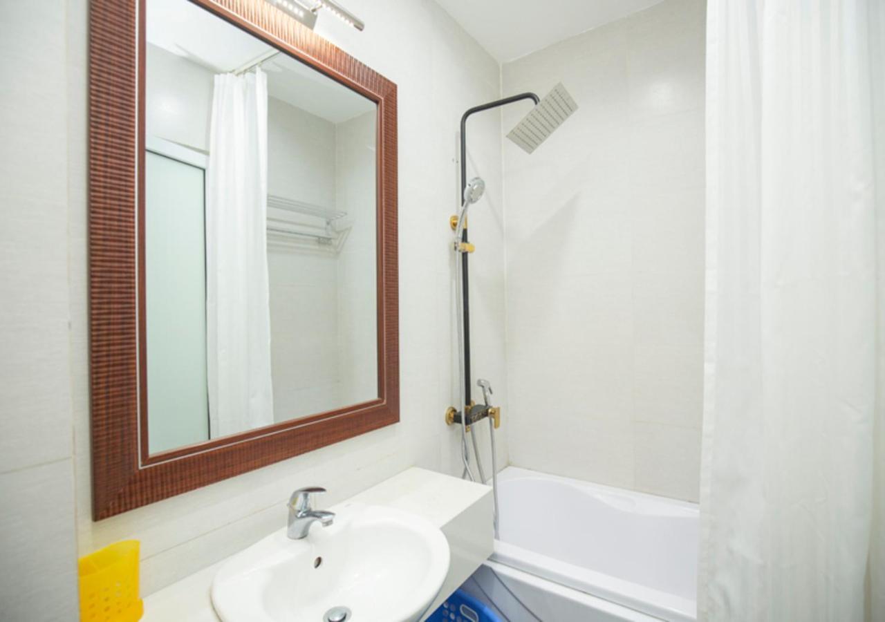 Sumitomo3- Luxury Apartment Hotel Near Lotte ฮานอย ภายนอก รูปภาพ
